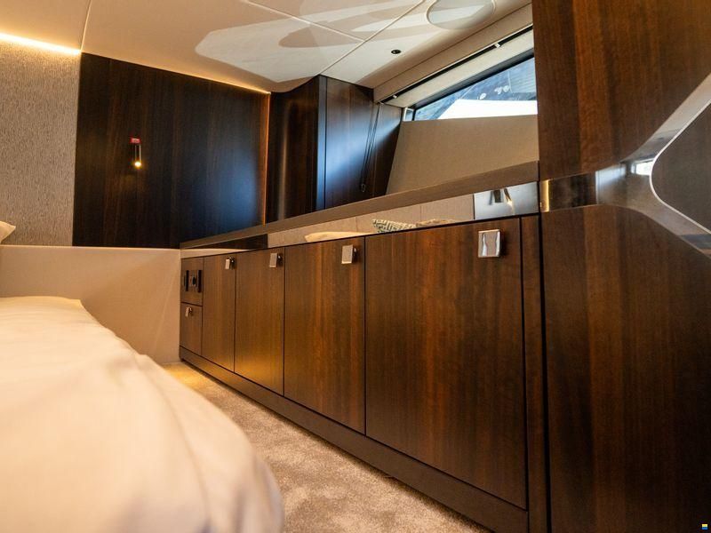 Sunseeker Superhawk 55