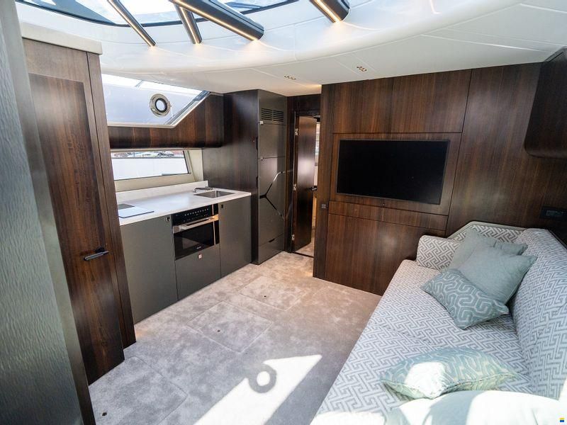 Sunseeker Superhawk 55