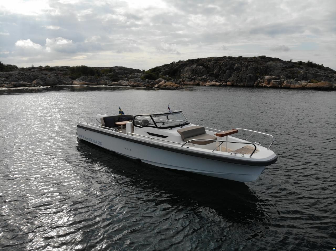 Nimbus Tender 9 T9