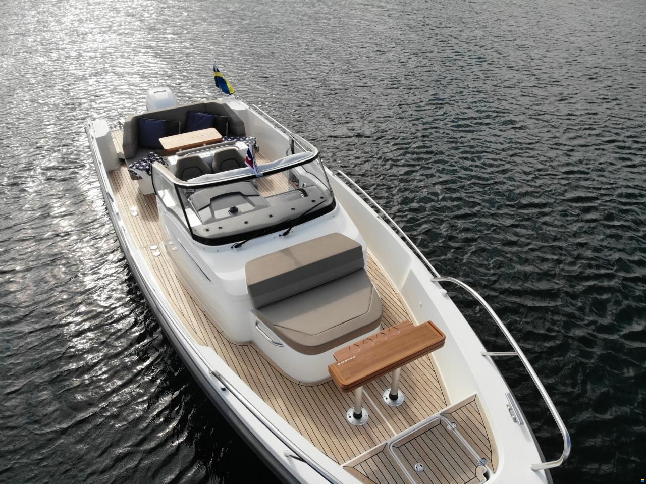 Nimbus Tender 9 T9