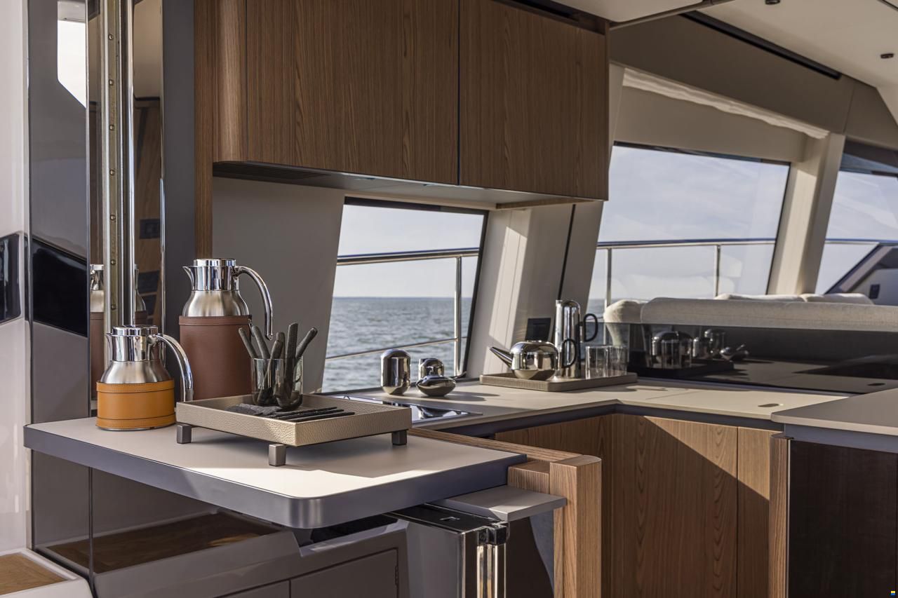 Ferretti 580