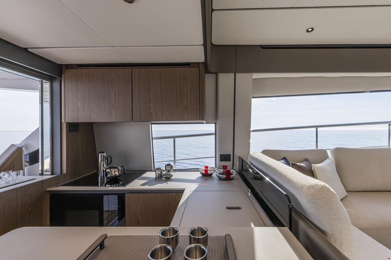 Ferretti 580