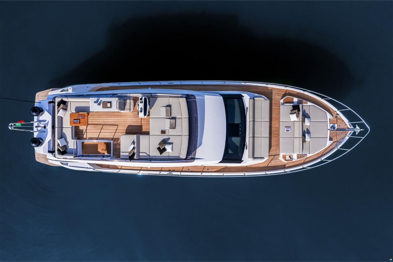 Ferretti 580