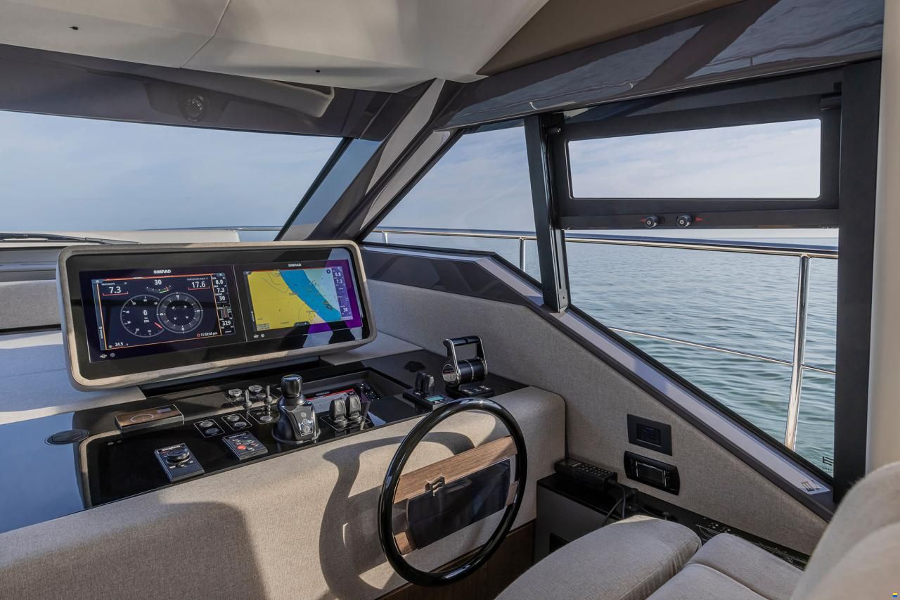 Ferretti 580