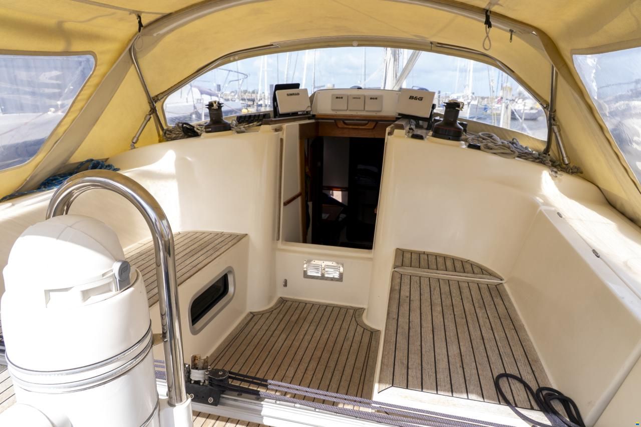 Hanse 411