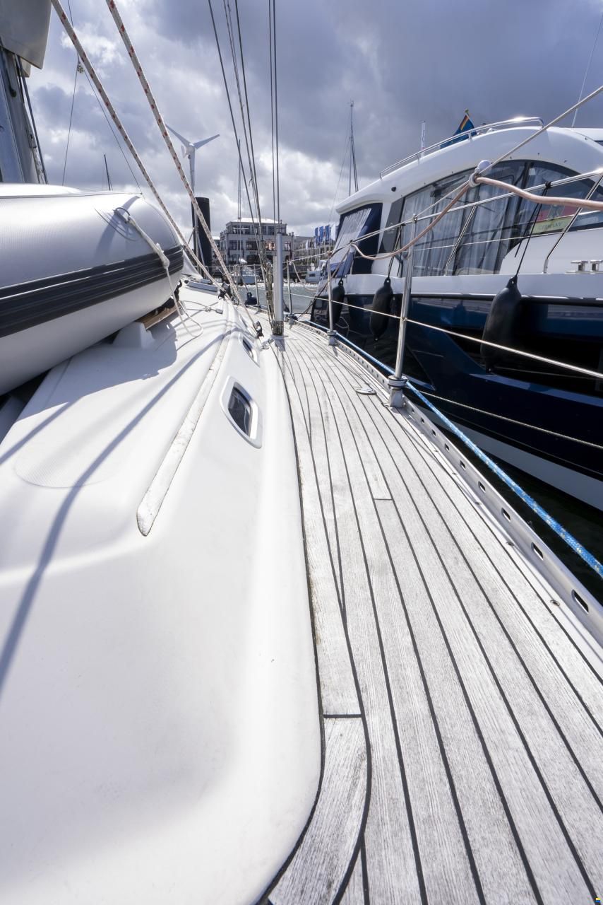 Hanse 411