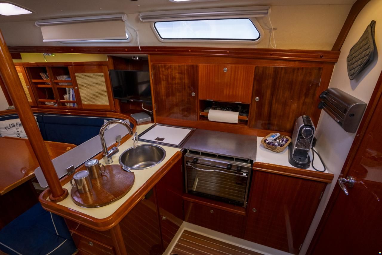 Hanse 411