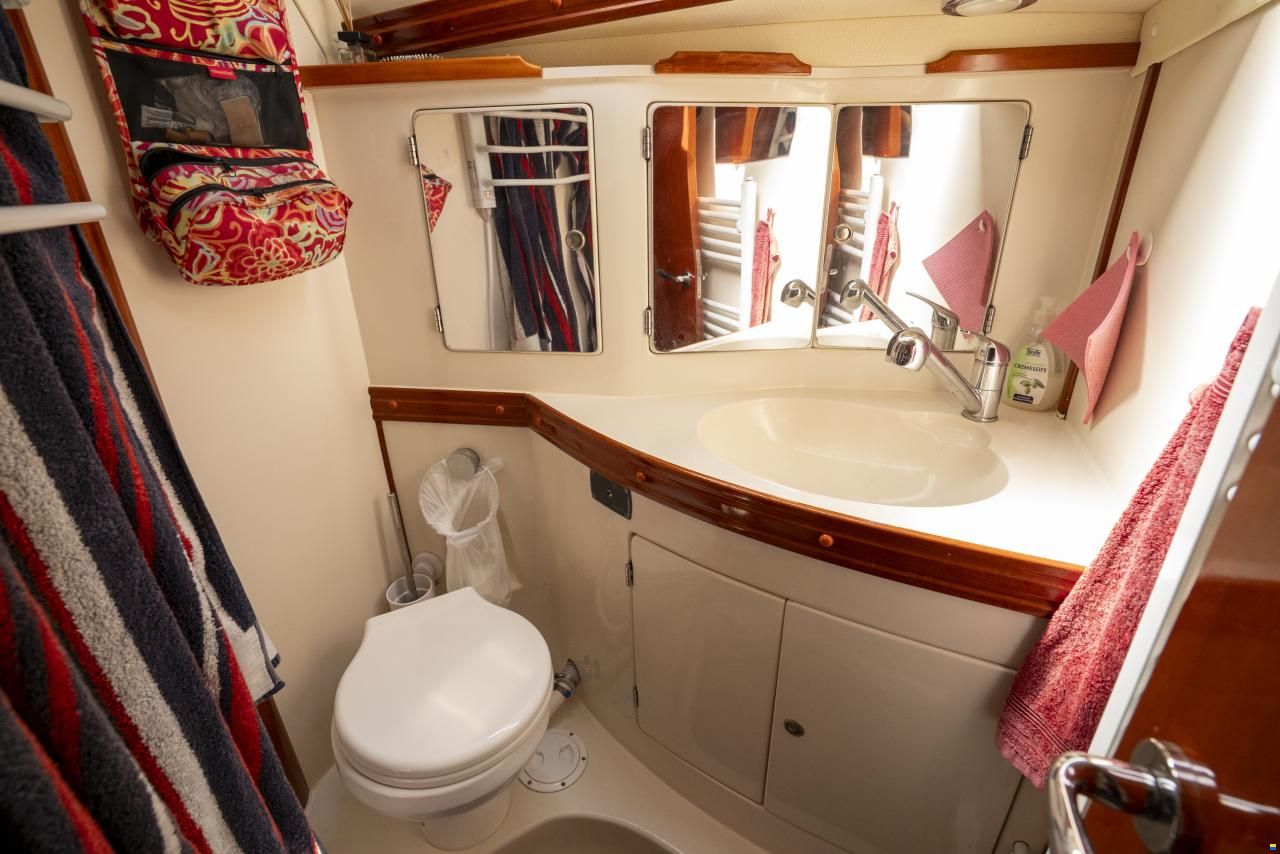 Hanse 411