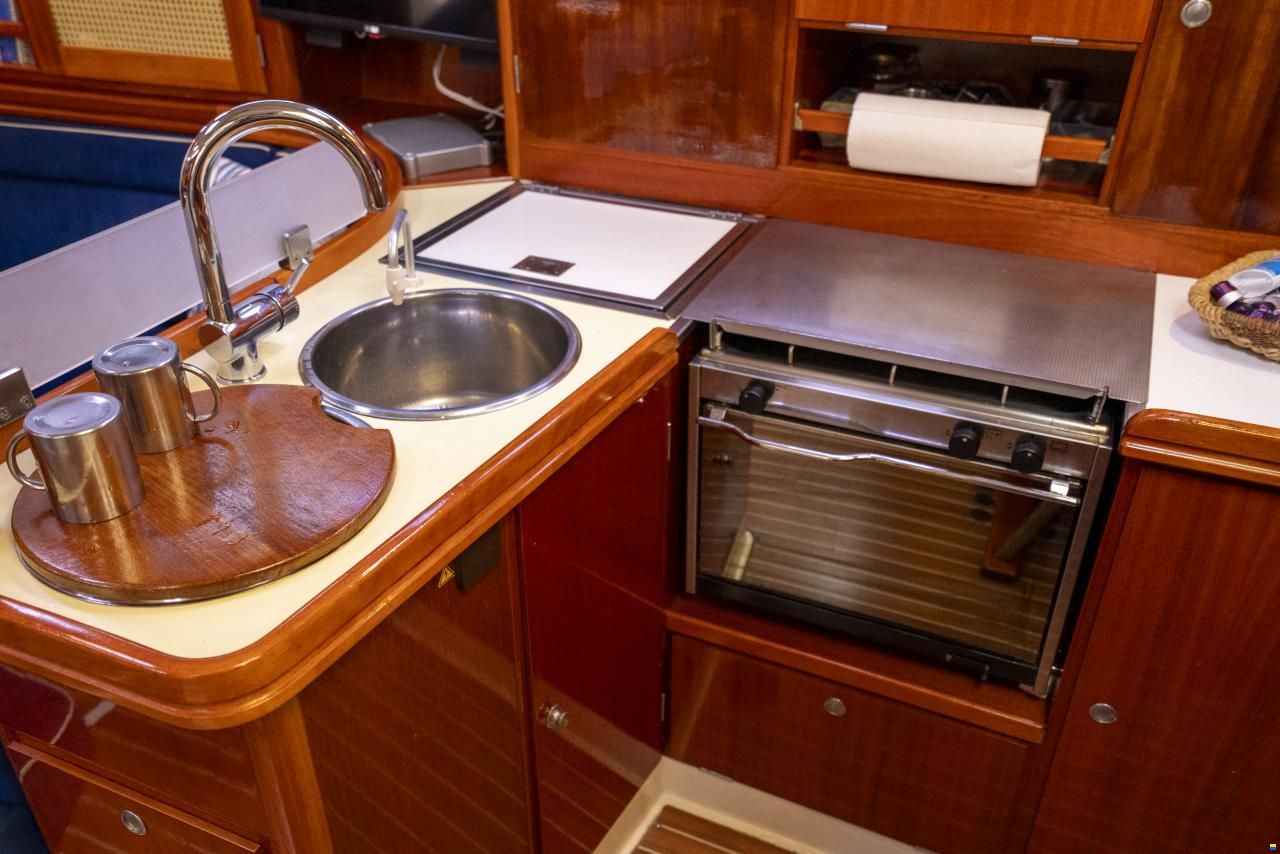 Hanse 411