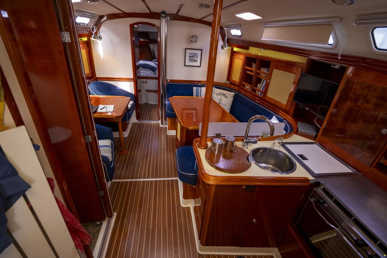 Hanse 411