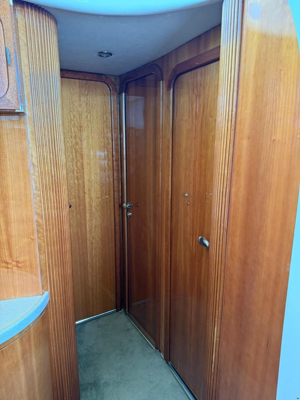 Azimut 42E