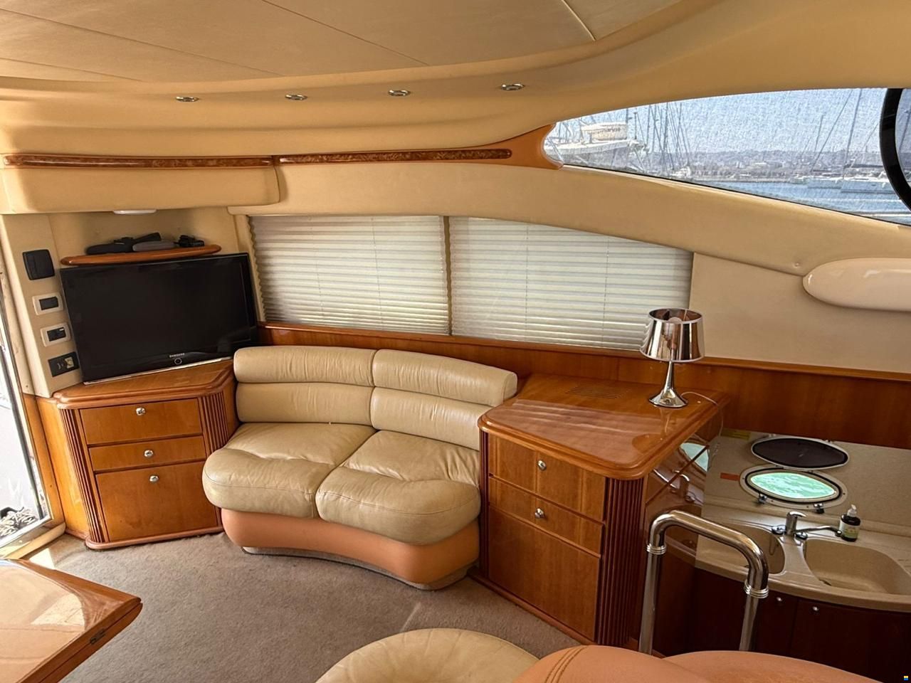Azimut 42E