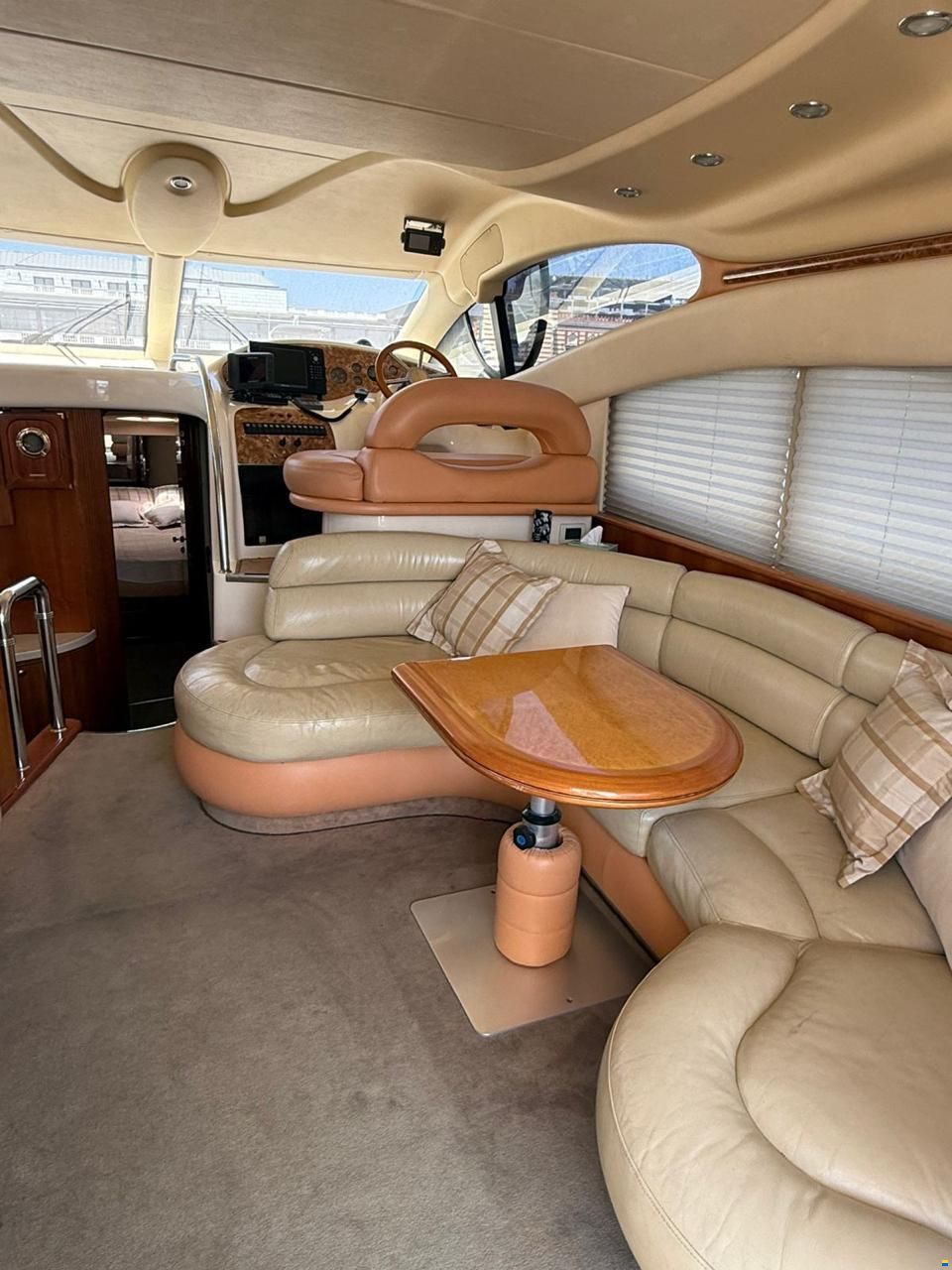 Azimut 42E