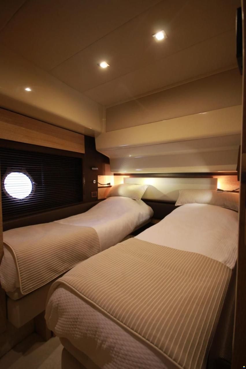 Azimut 58