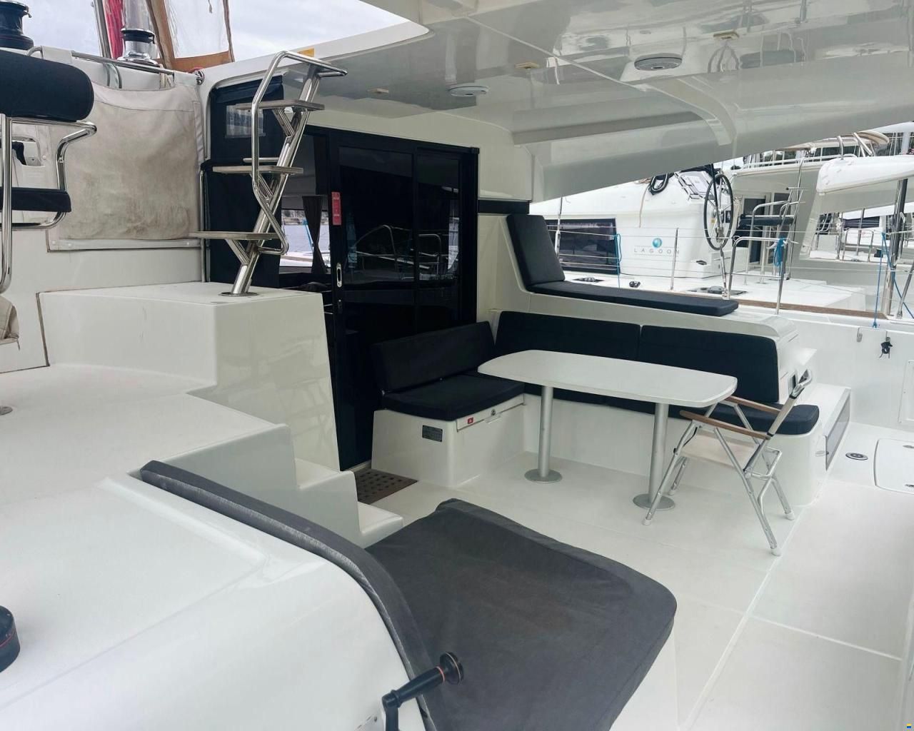 Lagoon 42