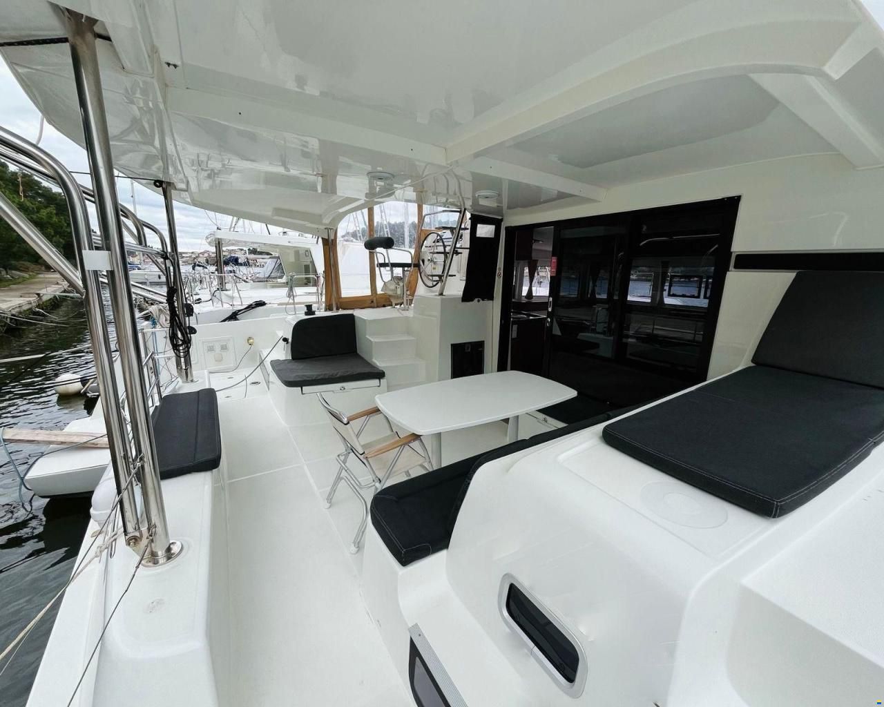 Lagoon 42