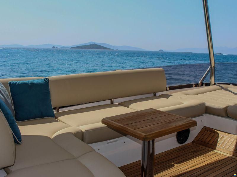 Sunseeker Manhattan 66