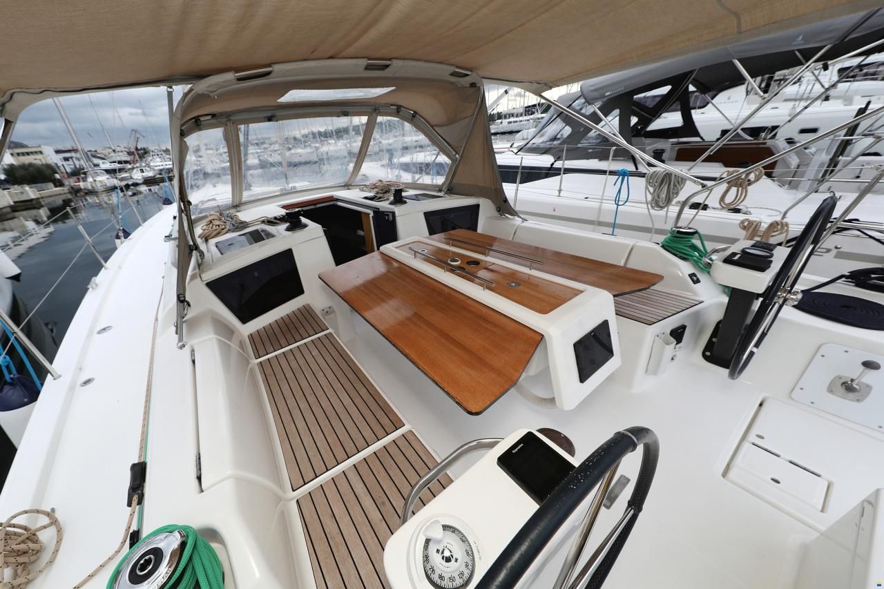Dufour 390 GL