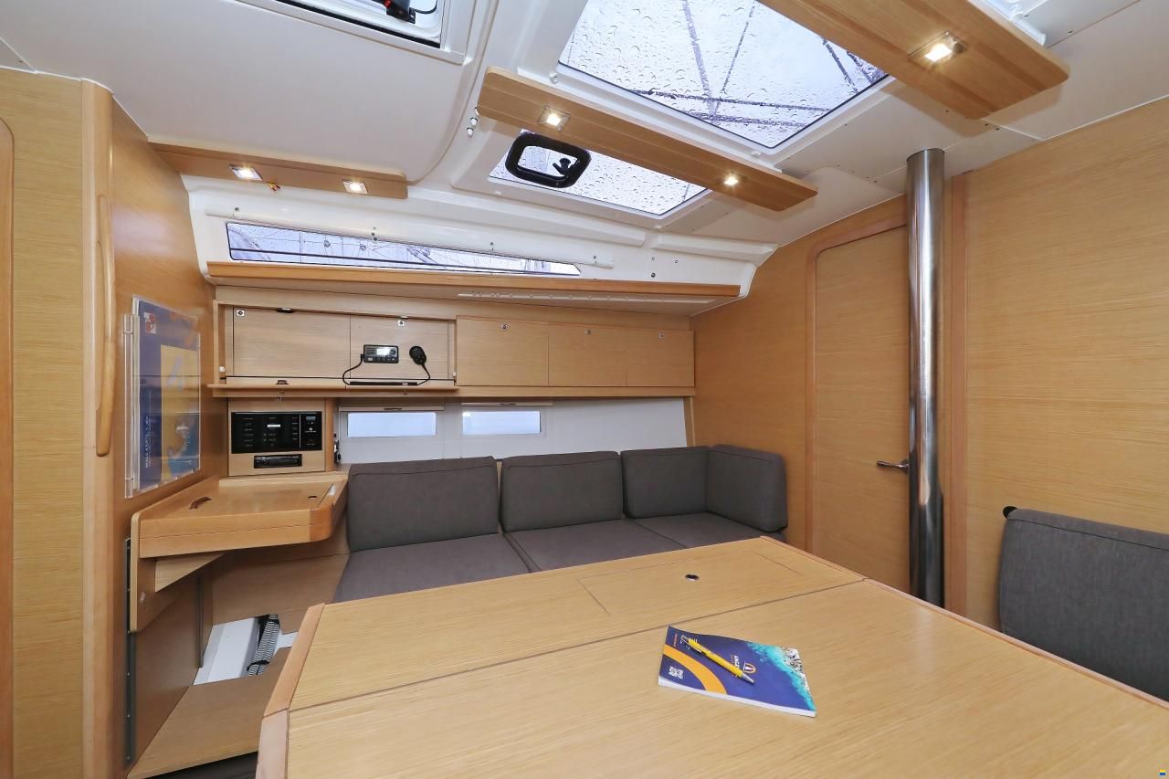 Dufour 390 GL