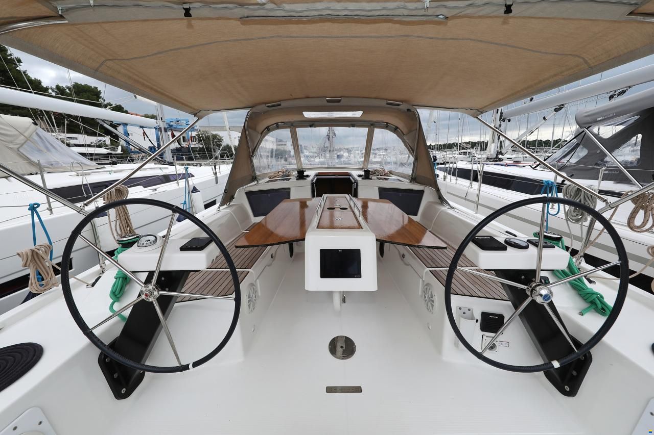 Dufour 390 GL