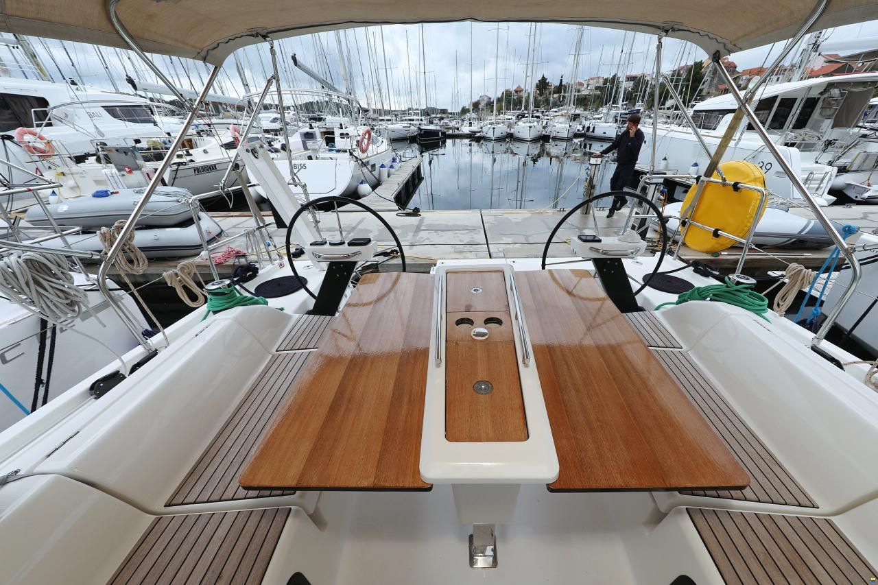 Dufour 390 GL