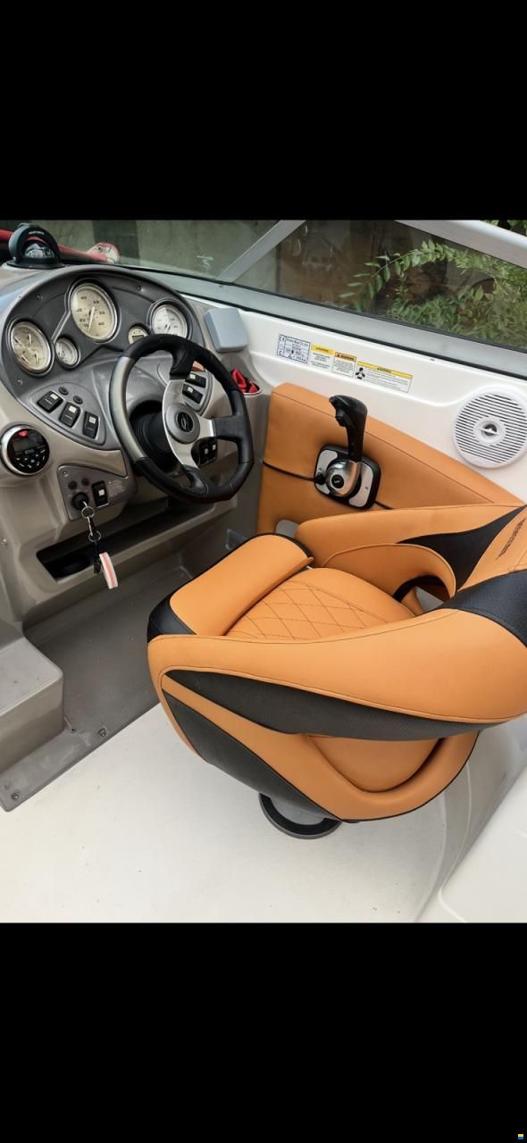 Rinker Cuddy 246 Captiva