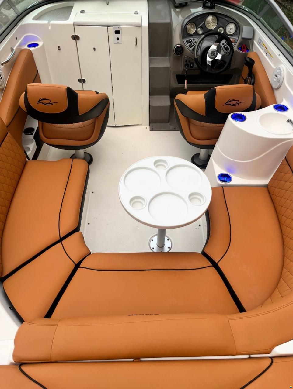 Rinker Cuddy 246 Captiva