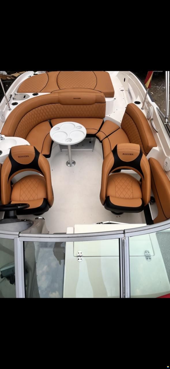 Rinker Cuddy 246 Captiva