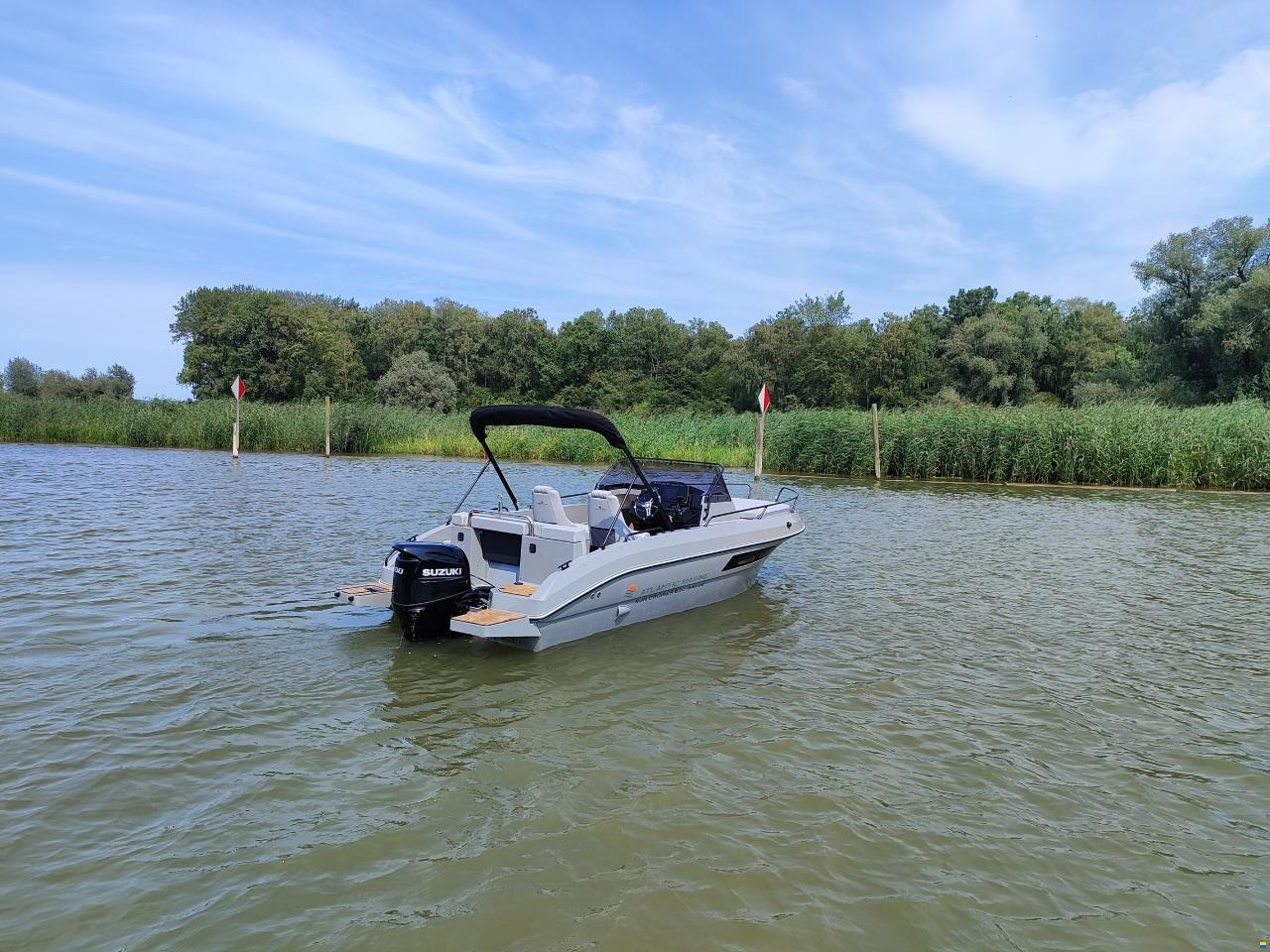 Atlantic Marine Sun Cruiser 630