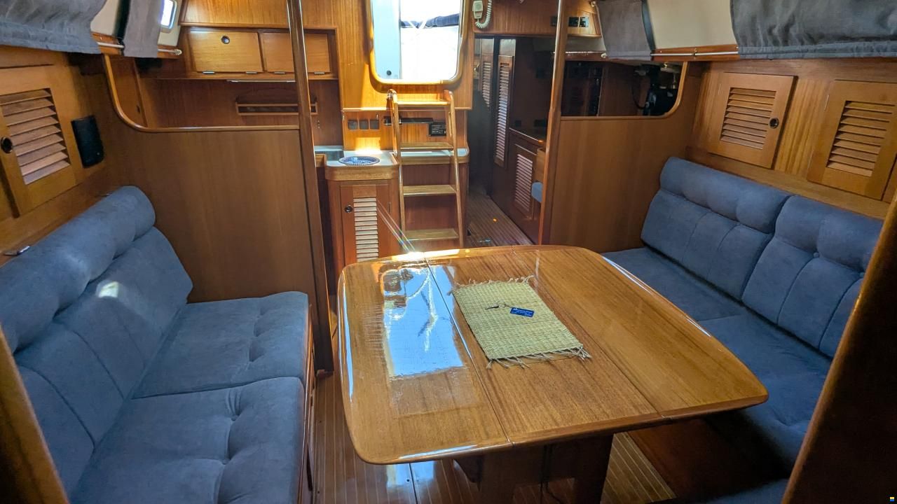 Hallberg-Rassy 42-F