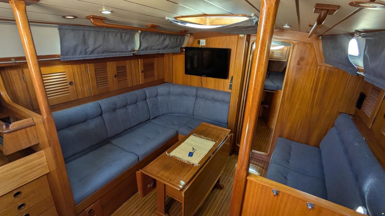 Hallberg-Rassy 42-F