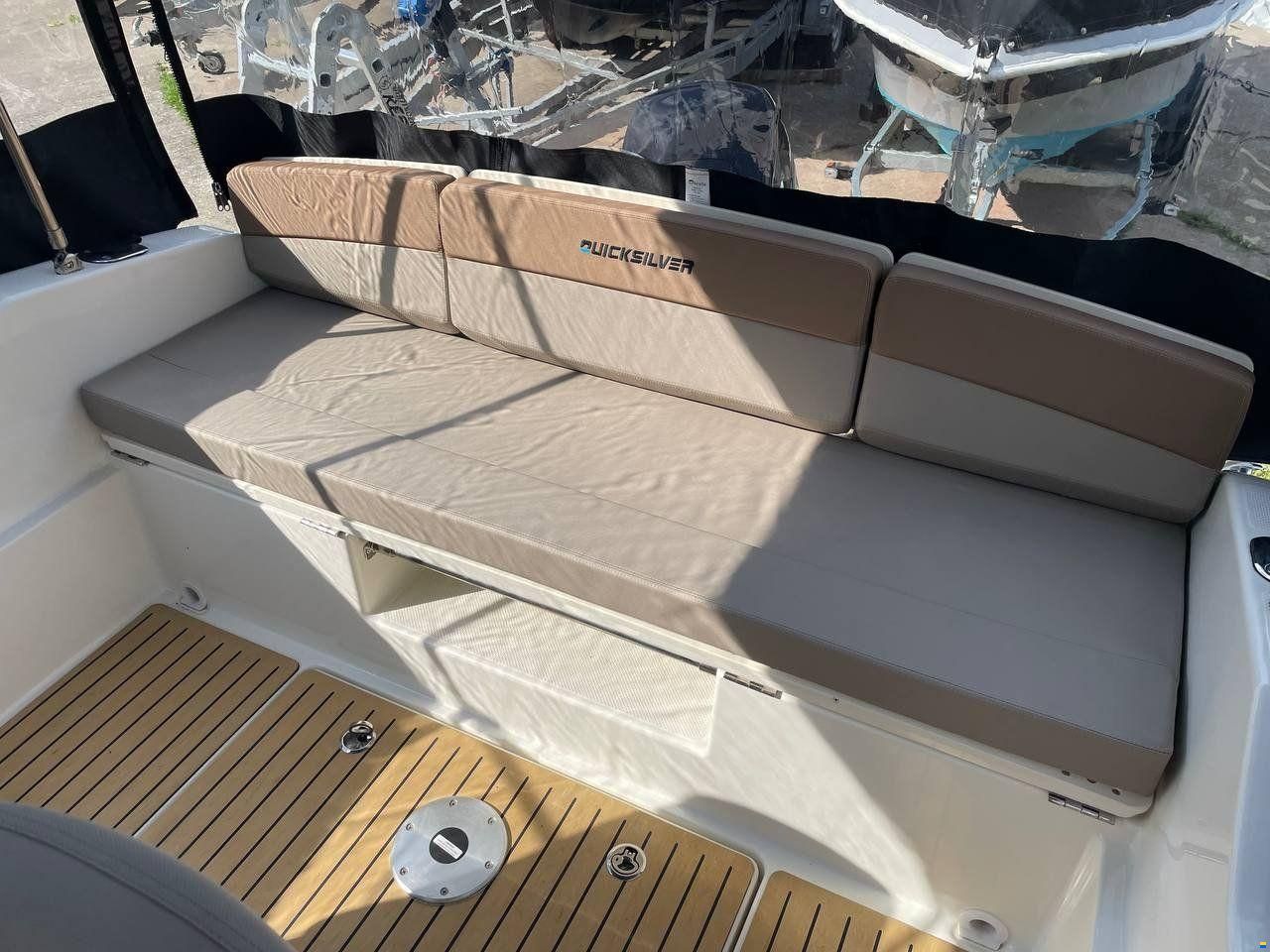 Quicksilver ACTIV 555 CABIN