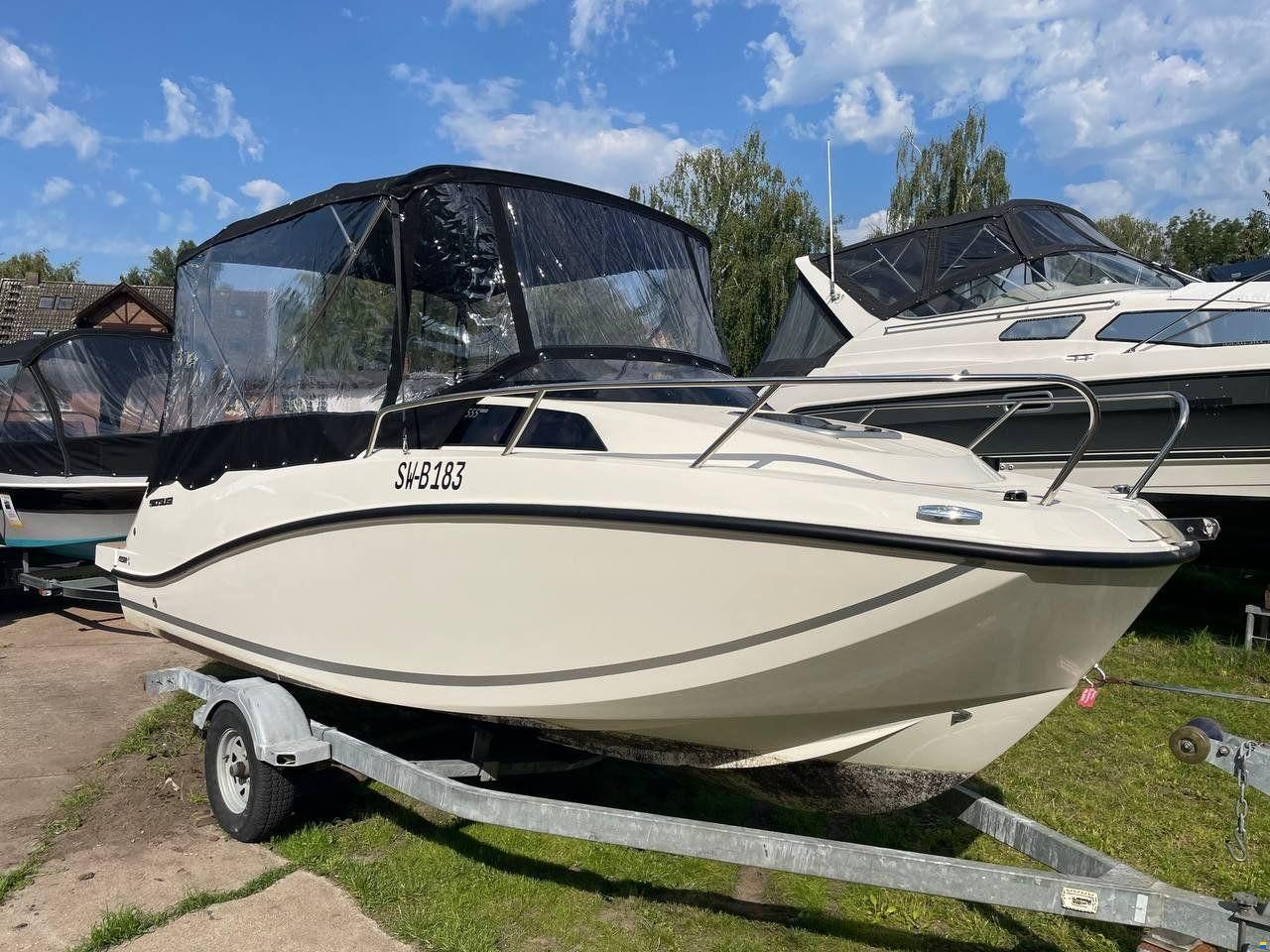Quicksilver ACTIV 555 CABIN