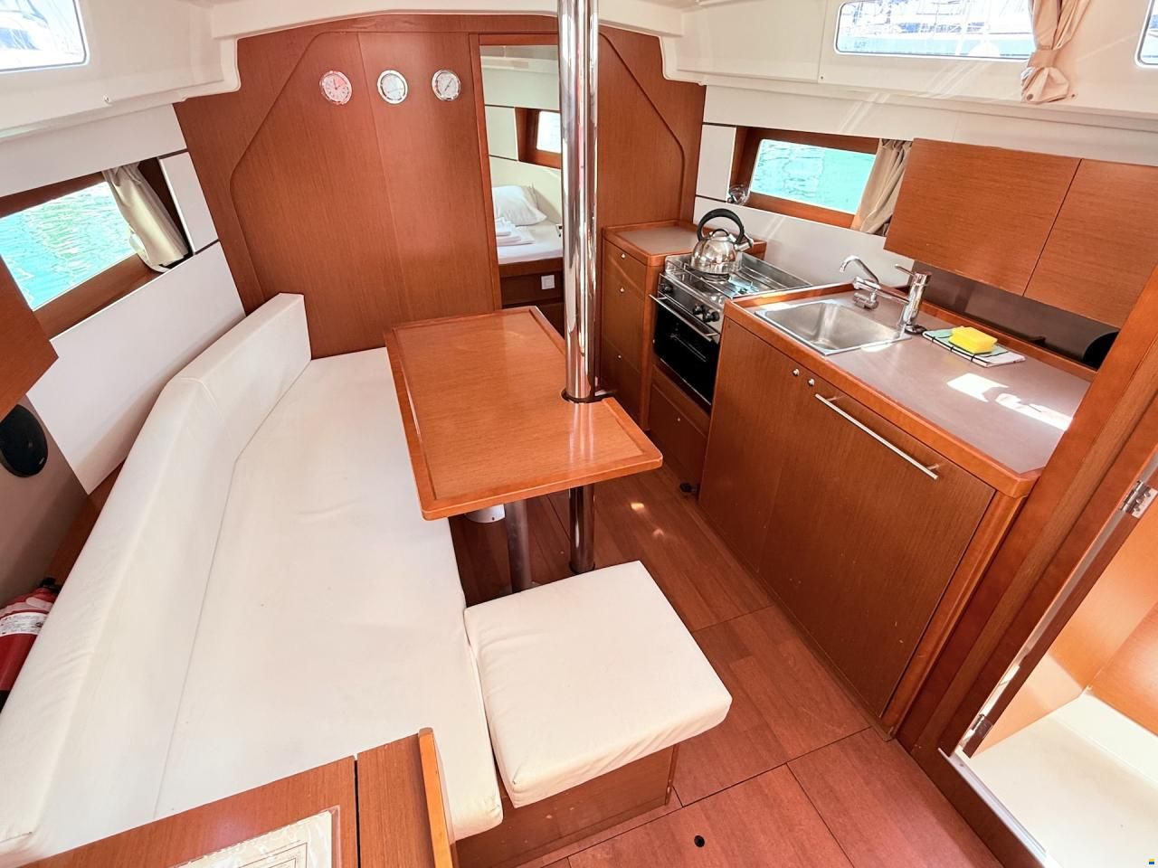 Beneteau Oceanis 35