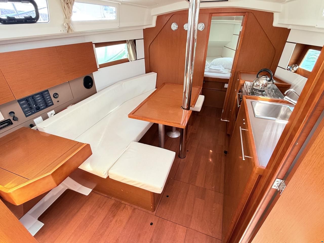 Beneteau Oceanis 35