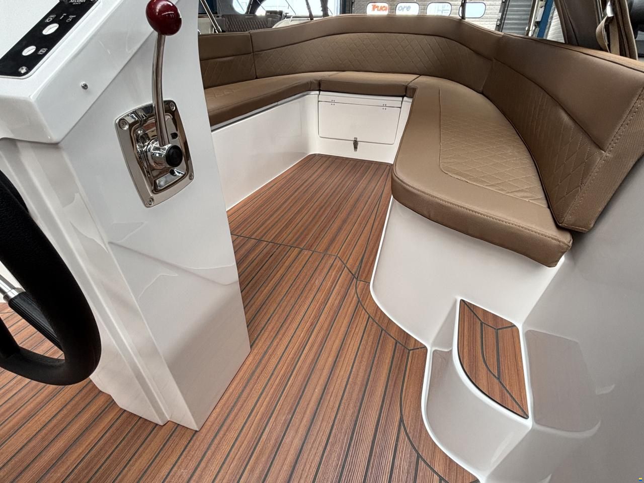 Maxima 550 Tender