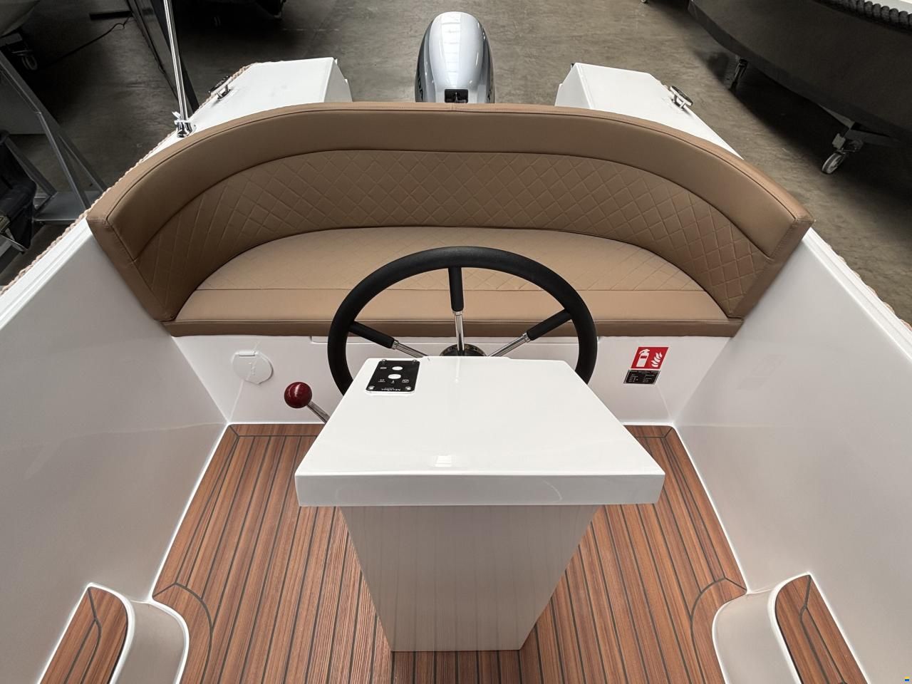 Maxima 550 Tender