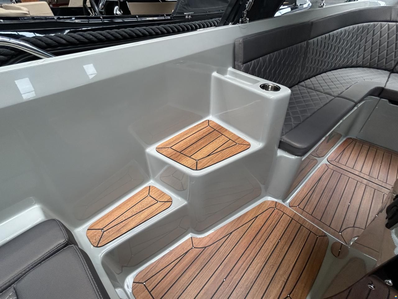Topcraft 627 Tender