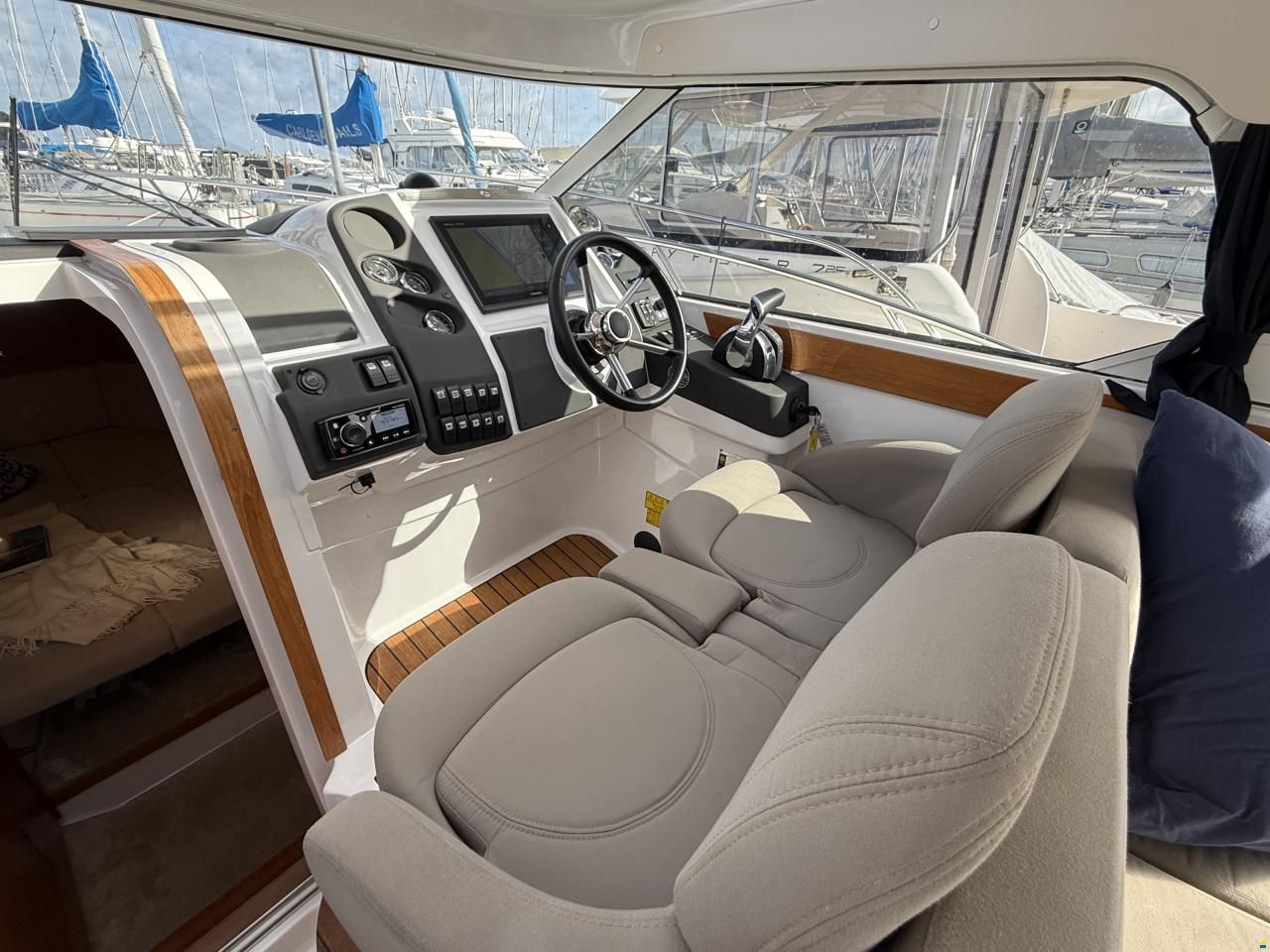 Aquador 27 HT
