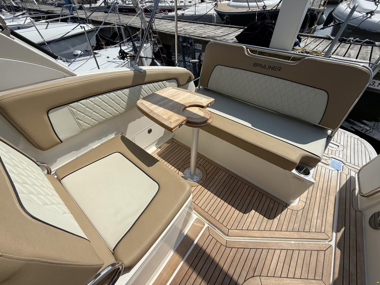 Bayliner Ciera 8