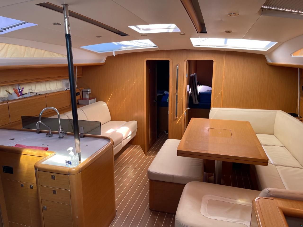 Jeanneau 53