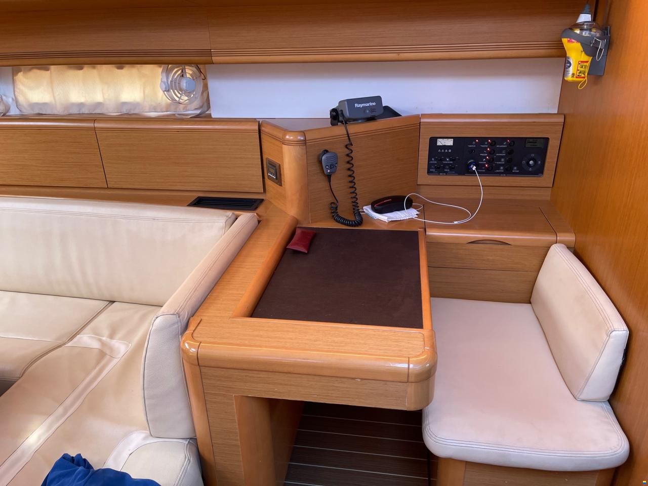 Jeanneau 53
