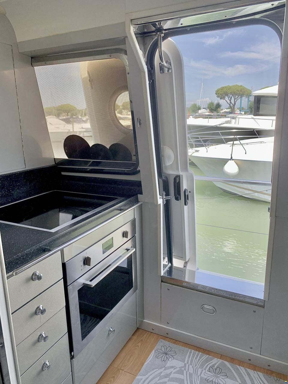 Fairline Squadron 62