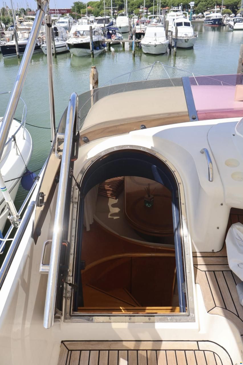 Fairline Squadron 62