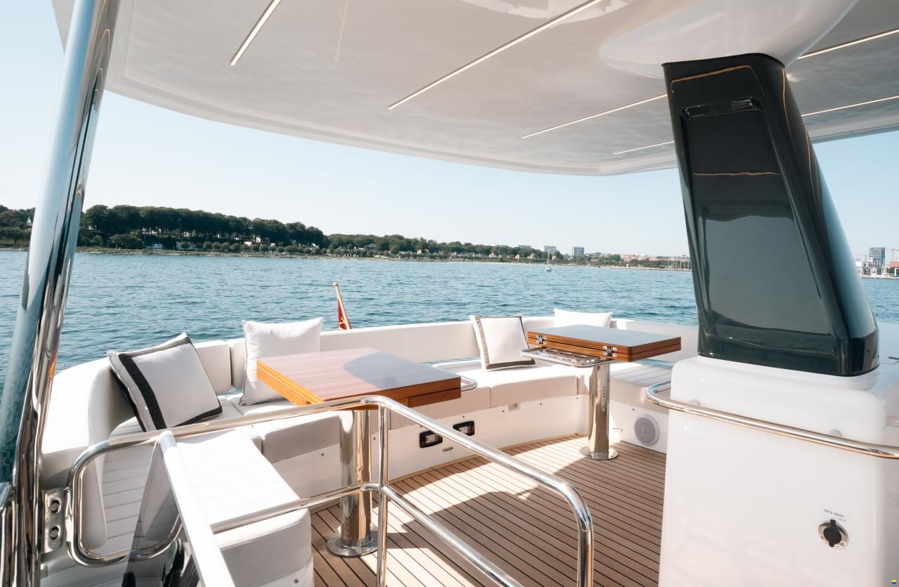 Sirena 48