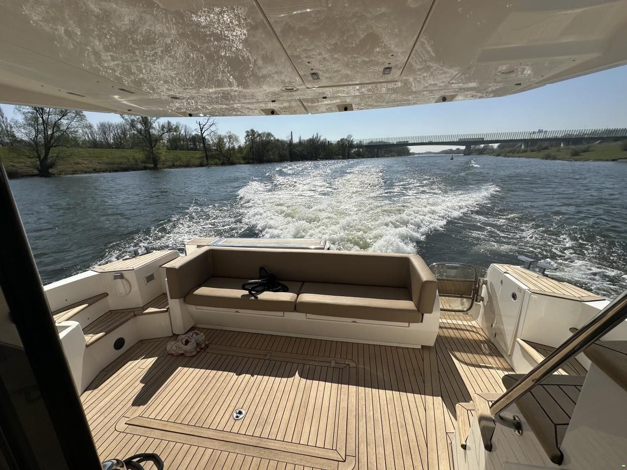 Sealine T50