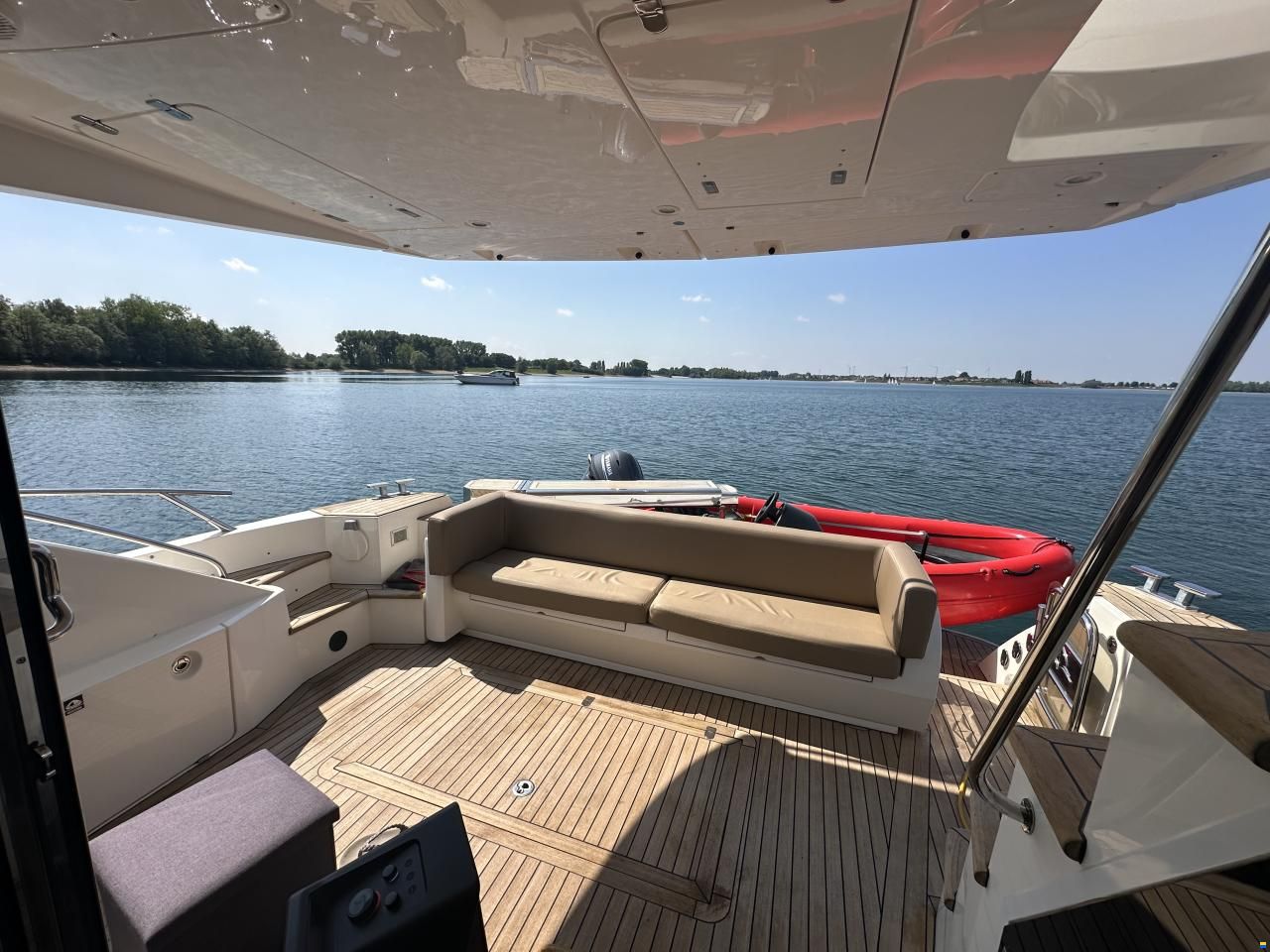 Sealine T50