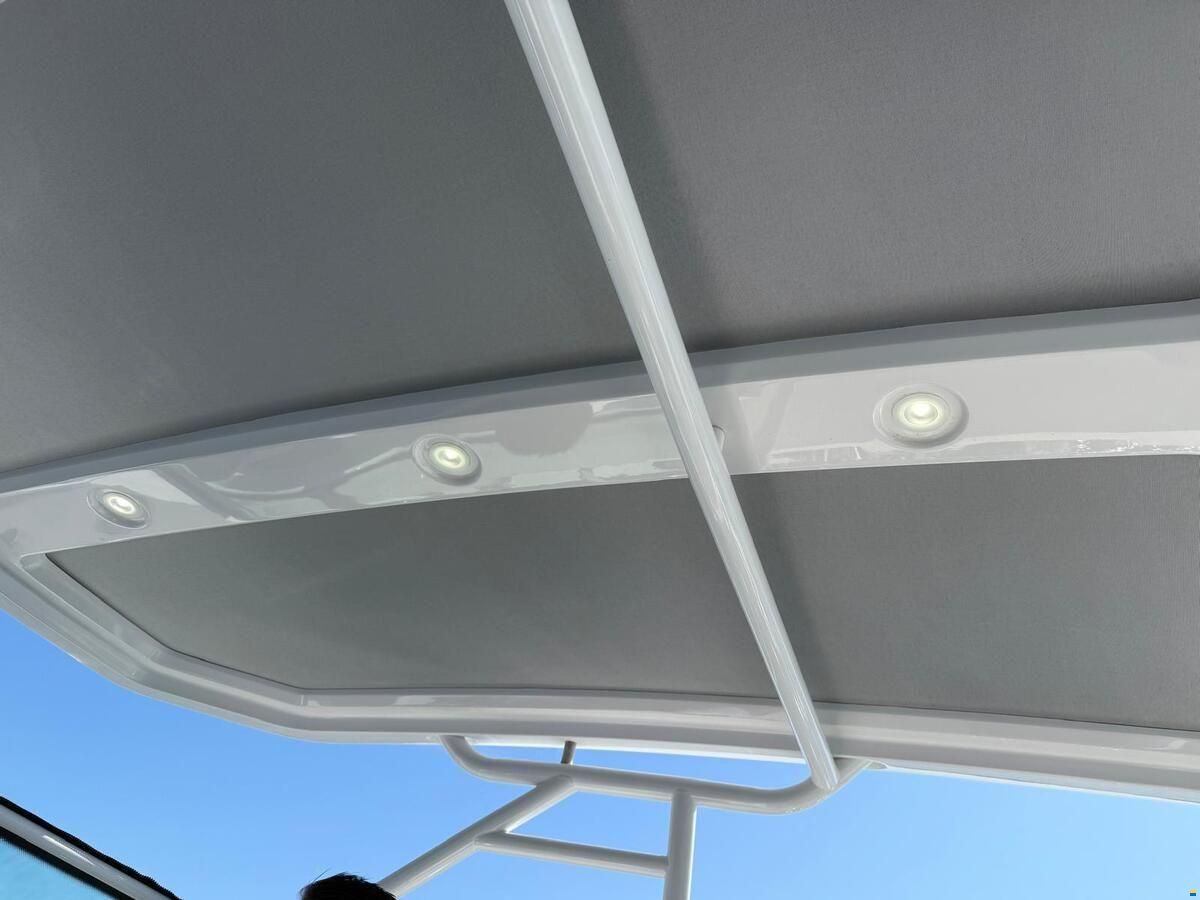 Axopar 28 T-Top