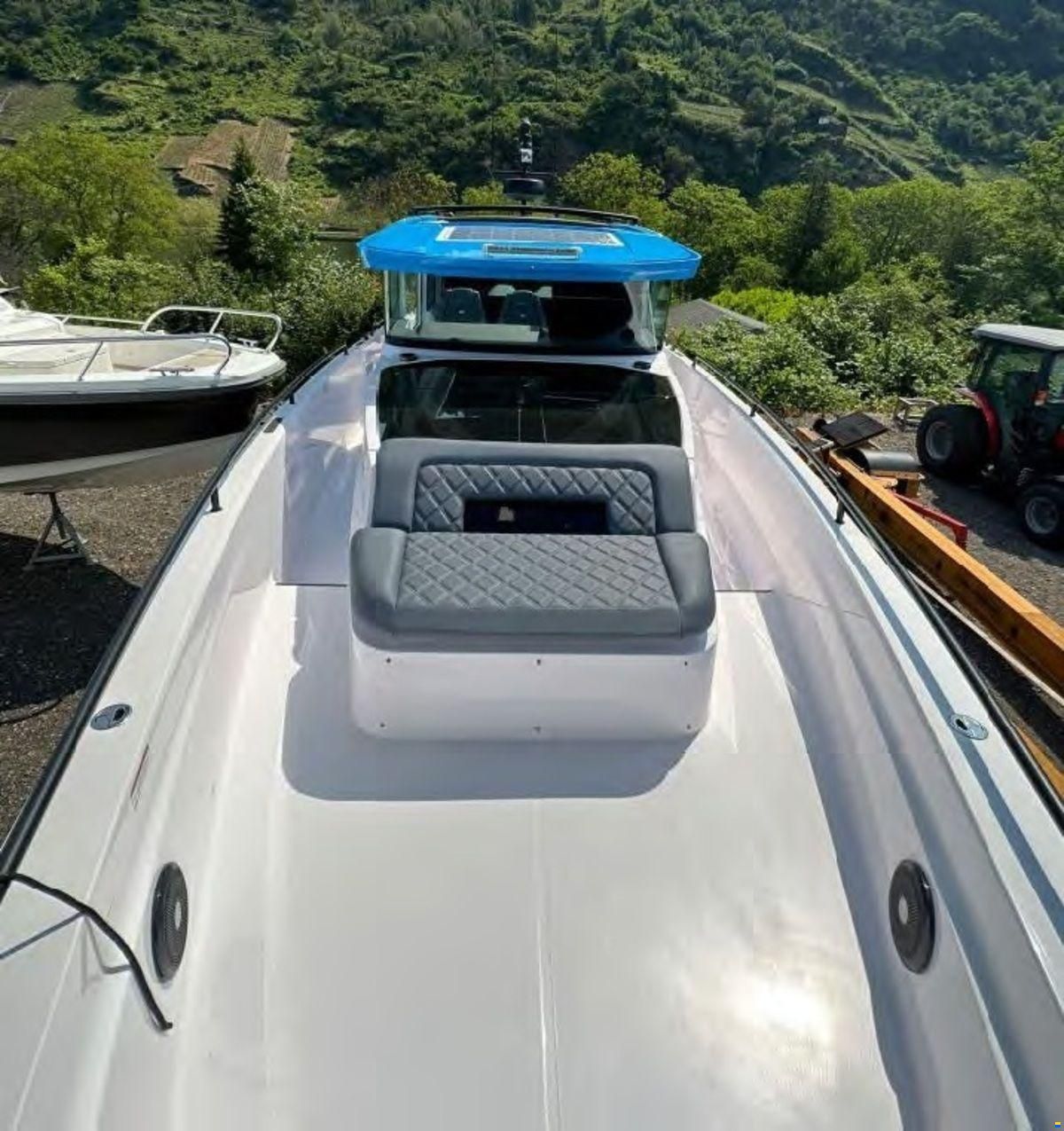 Axopar 37 Cross Cabin BRABUS Line