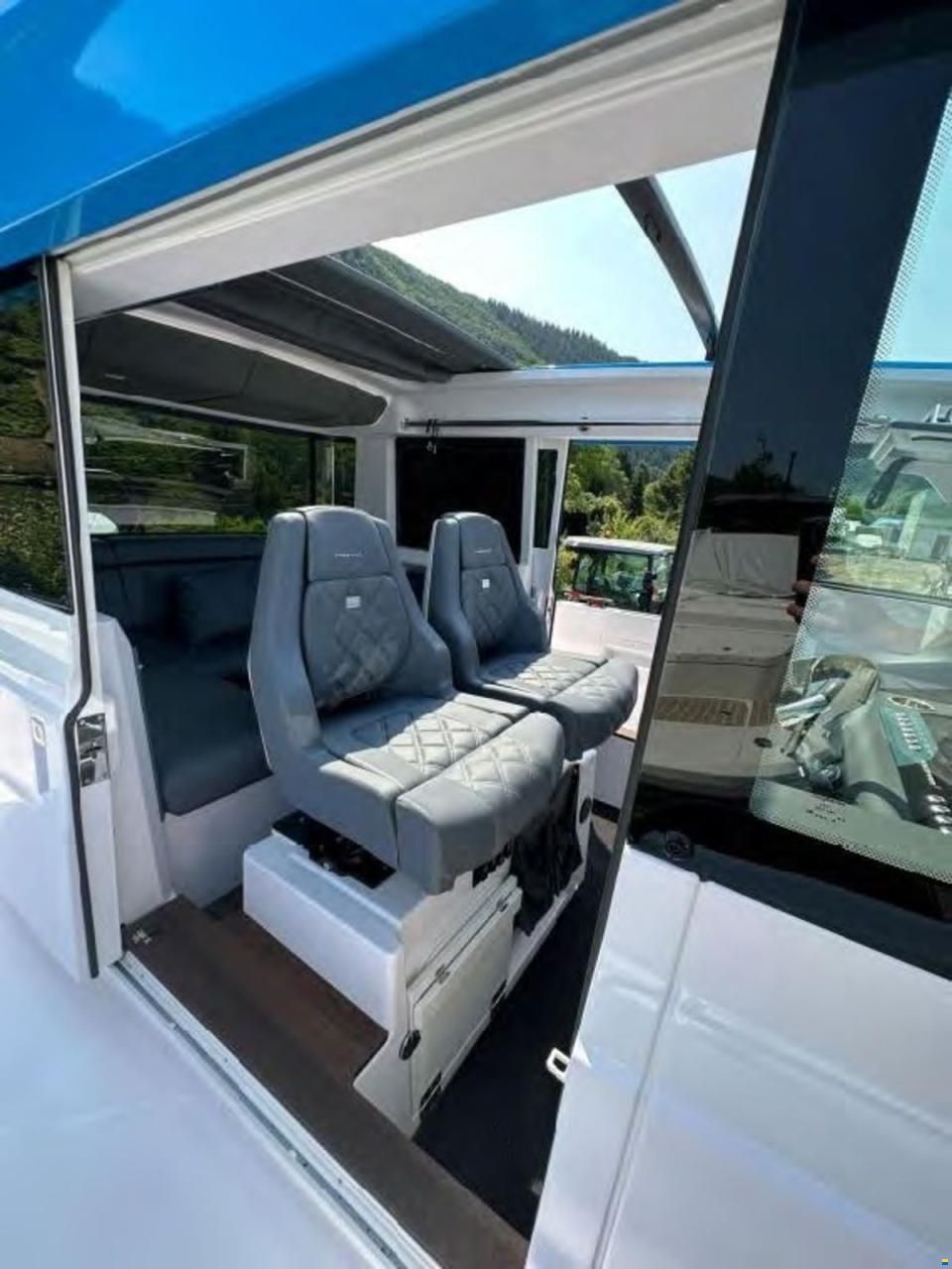 Axopar 37 Cross Cabin BRABUS Line